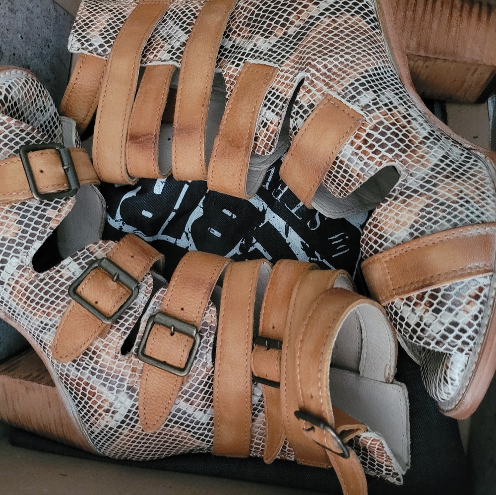 NIB Freebird by Steven- Bond in Tan Multi Size 9